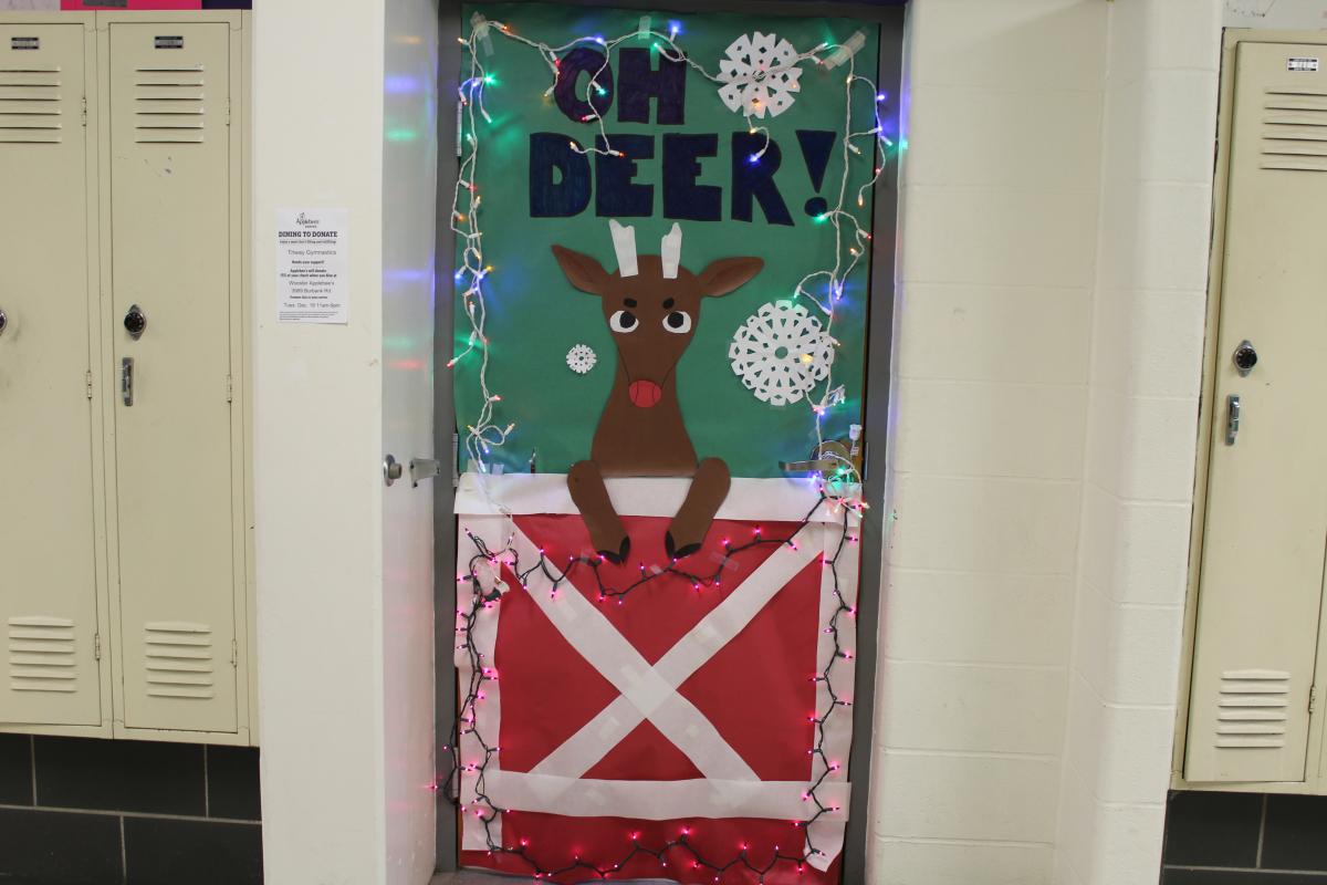 ex Prueba sabio Christmas Door Decor | Triway Local Schools